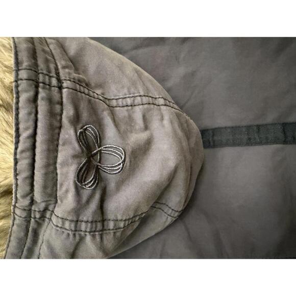 Aritzia TNA Platoon military utility jacket in grey with a faux-fur lined hood. - Picture 12 of 13